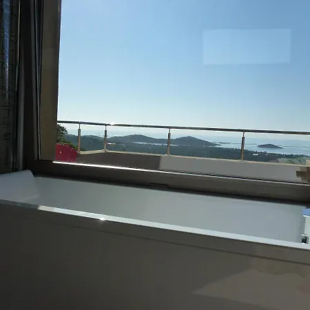 Superbe Maison Vue Mer A 180° Et Piscine Chauffee Dominant La Baie De San Ciprianu Villa